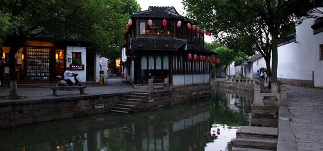 现代温泉屋逃脱2